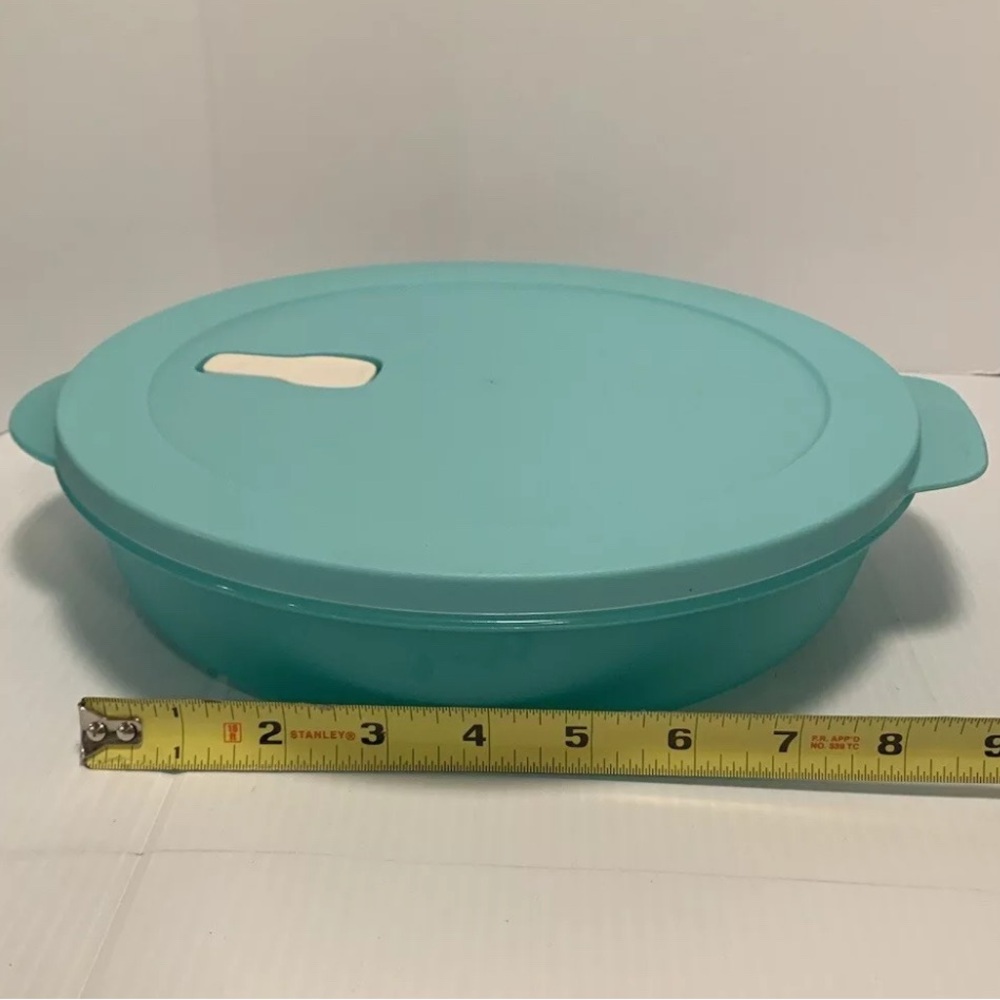 Tupperware Crystal Wave Divided container - Picture 3 of 6